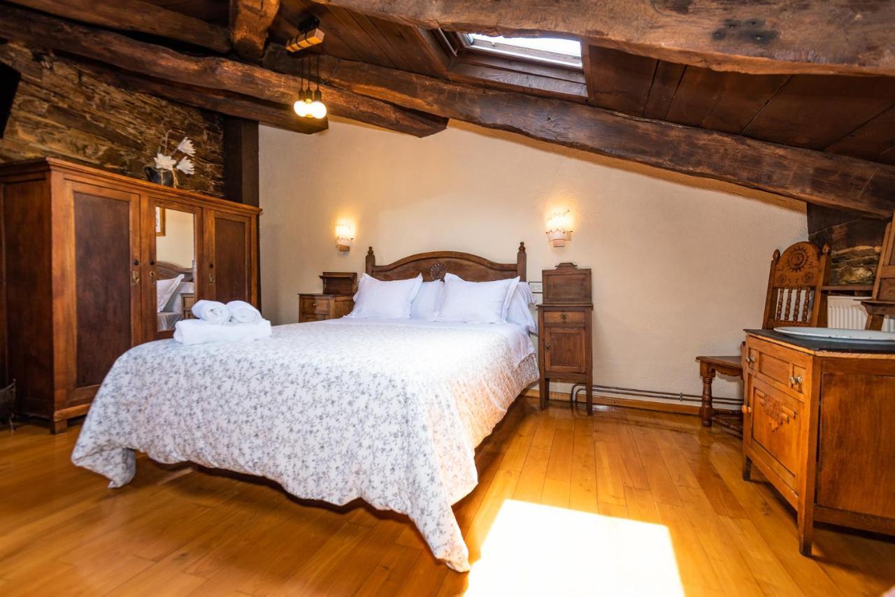 Apartamentos Rurales Casa Riveras 산타 율라리아 드 오스코스 외부 사진