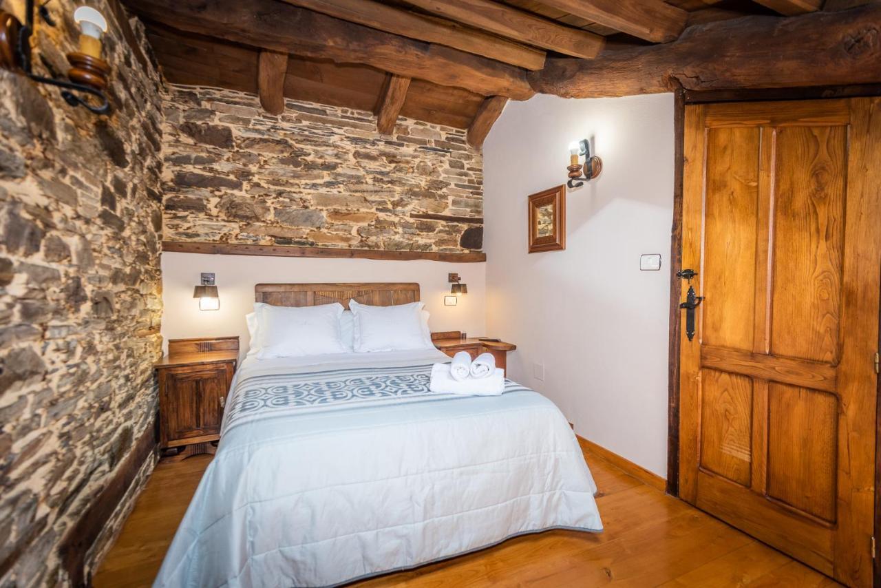 Apartamentos Rurales Casa Riveras 산타 율라리아 드 오스코스 외부 사진