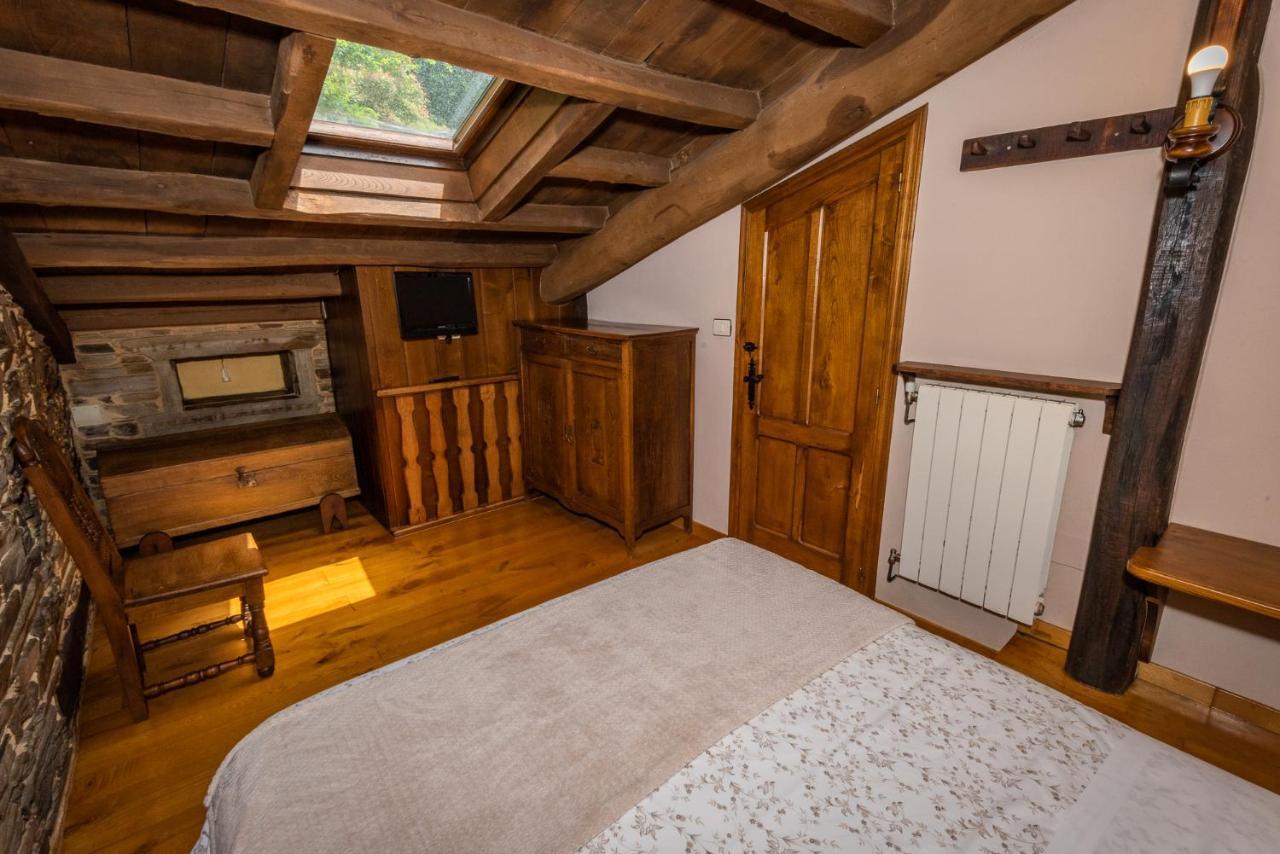 Apartamentos Rurales Casa Riveras 산타 율라리아 드 오스코스 외부 사진