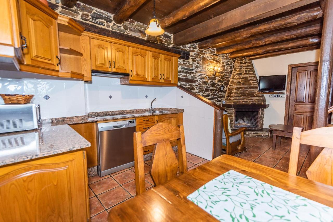 Apartamentos Rurales Casa Riveras 산타 율라리아 드 오스코스 외부 사진