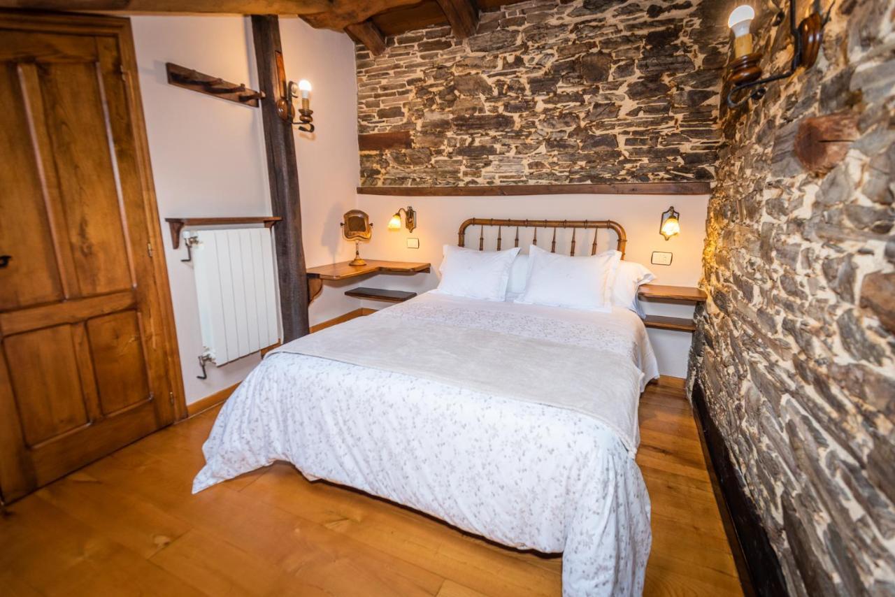 Apartamentos Rurales Casa Riveras 산타 율라리아 드 오스코스 외부 사진