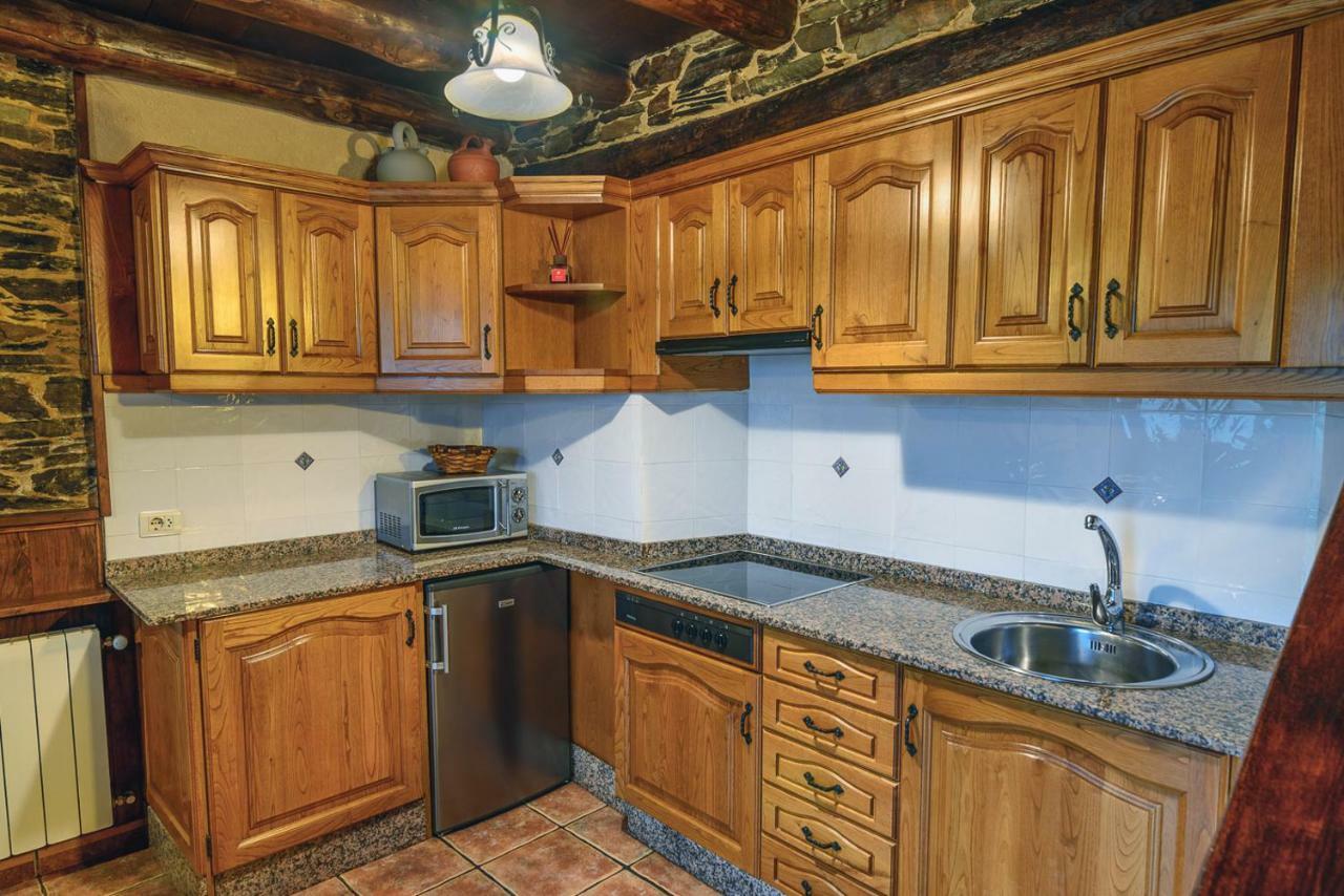 Apartamentos Rurales Casa Riveras 산타 율라리아 드 오스코스 외부 사진