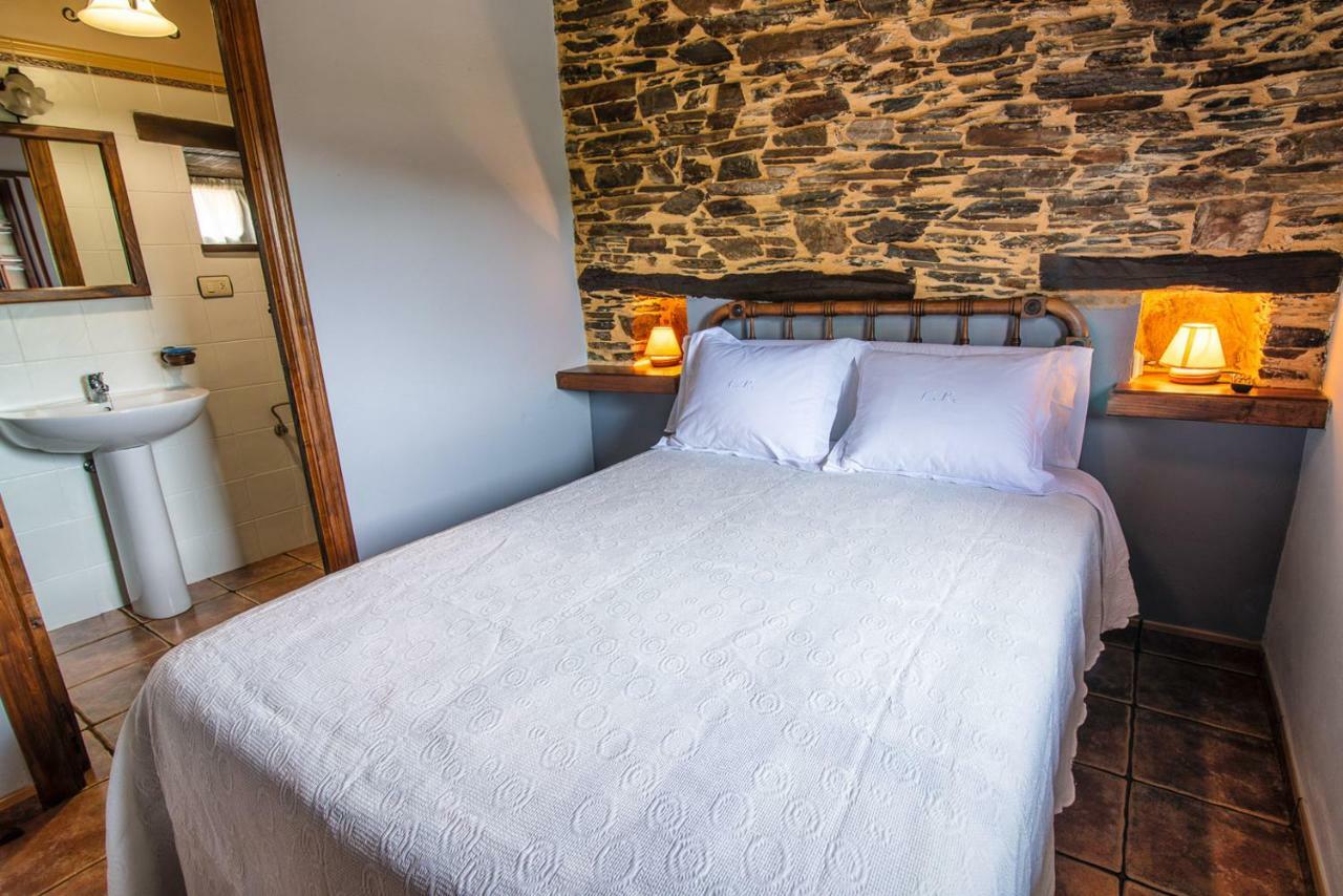 Apartamentos Rurales Casa Riveras 산타 율라리아 드 오스코스 외부 사진