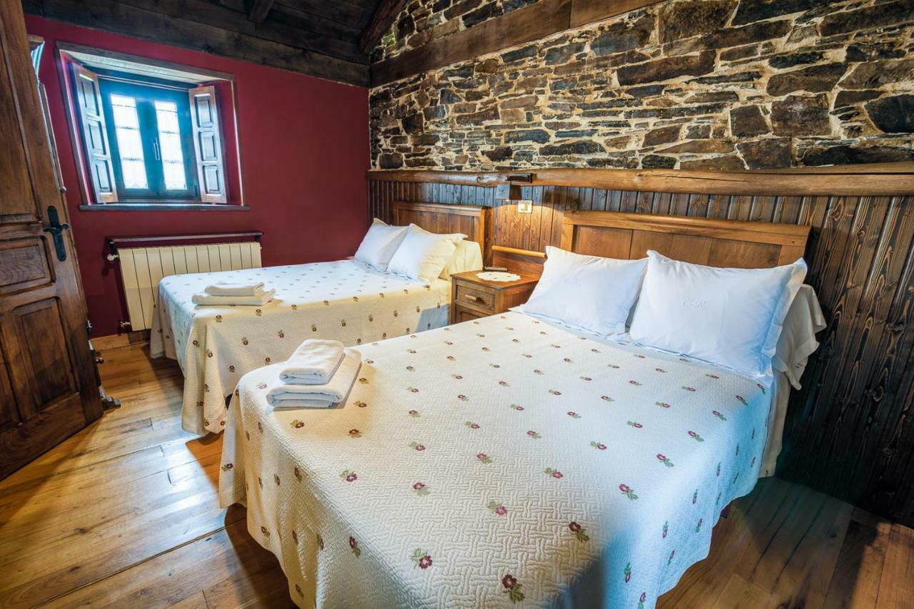 Apartamentos Rurales Casa Riveras 산타 율라리아 드 오스코스 외부 사진