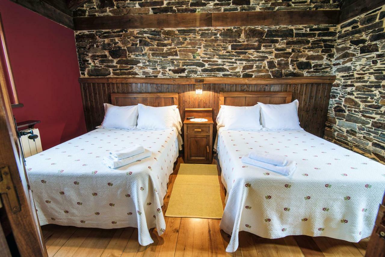 Apartamentos Rurales Casa Riveras 산타 율라리아 드 오스코스 외부 사진