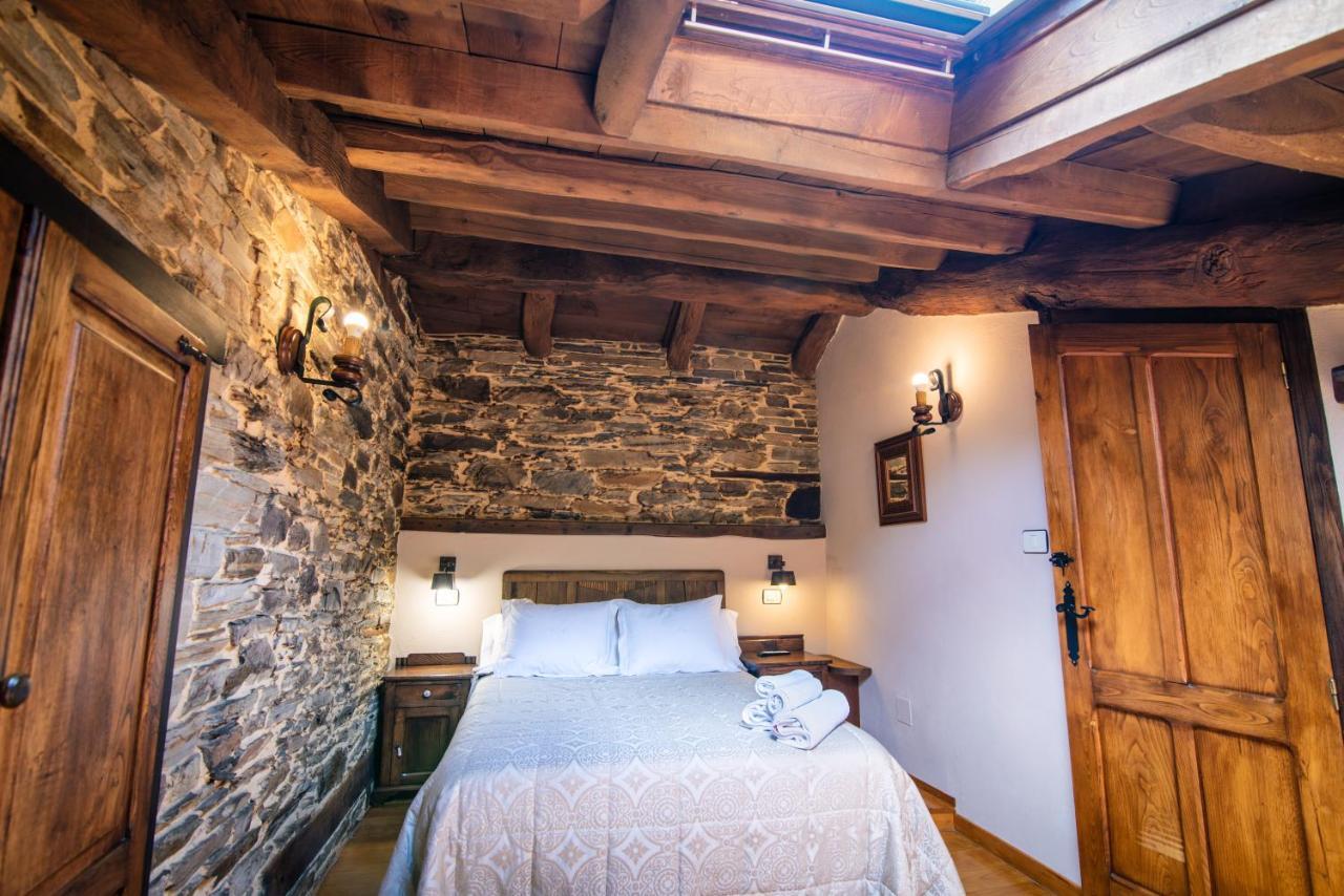 Apartamentos Rurales Casa Riveras 산타 율라리아 드 오스코스 외부 사진
